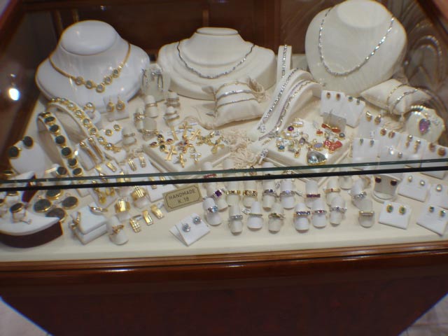 Image of Veronicas Jewellery Shop Lassi Kefalonia CLICK TO ENLARGE