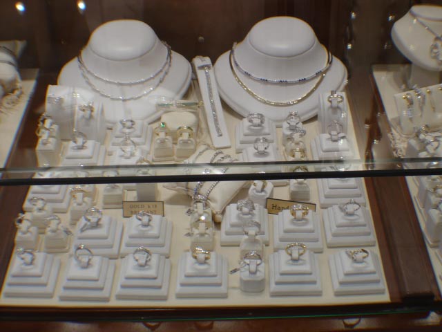 Image of Veronicas Jewellery Shop Lassi Kefalonia CLICK TO ENLARGE