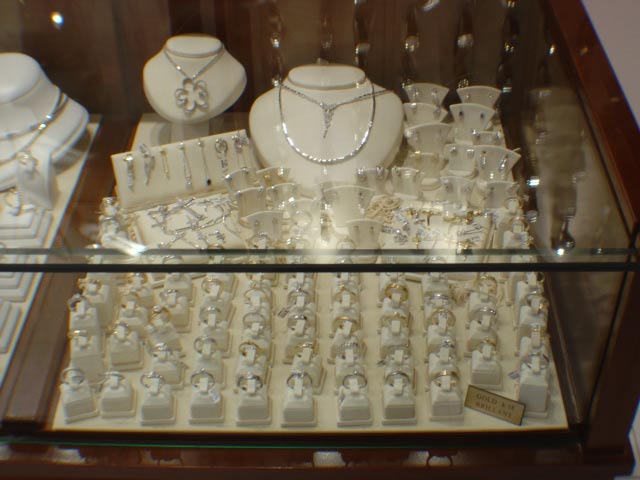 Image of Veronicas Jewellery Shop Lassi Kefalonia CLICK TO ENLARGE