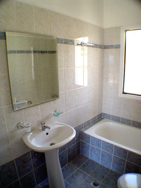 Image of the Bathroom Liberatos Village Lassi Kefalonia CLICK TO ENLARGE