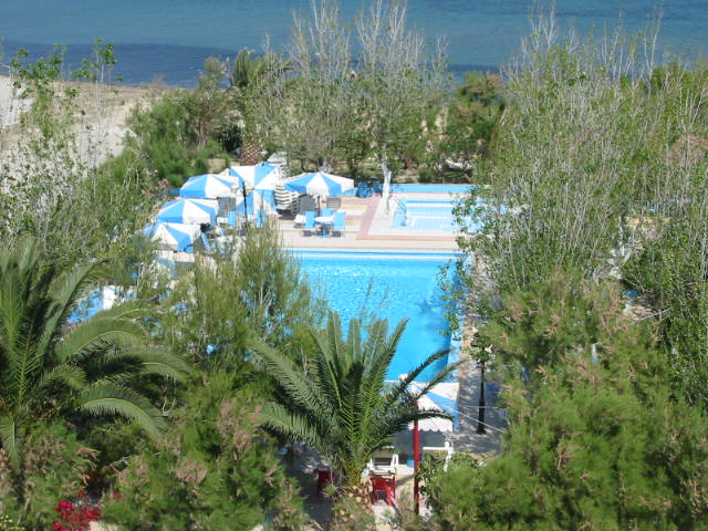 Image of pool and garden of hotel Summery, kefalonia island. CLICK TO ENLARGE